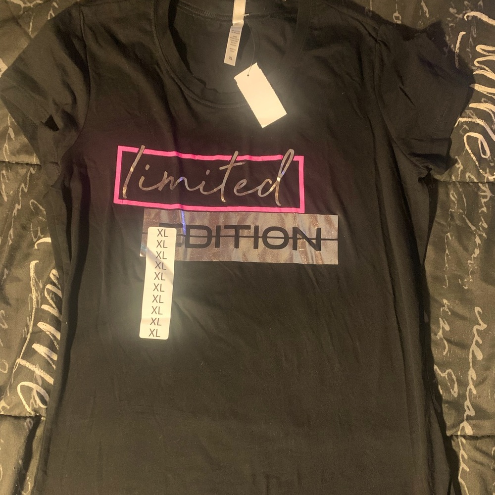 Black Tee